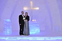 Hochzeitsfotos in der Schneekirche